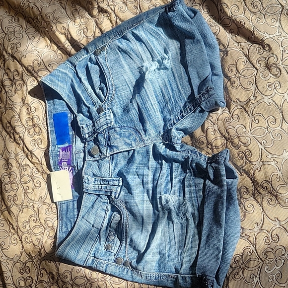 JEAN SHORTS - Picture 1 of 6